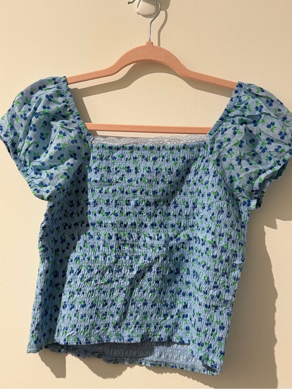 Hot Topic Light Blue Floral Smocked Crop Top %100 Cotton - Picture 4 of 5